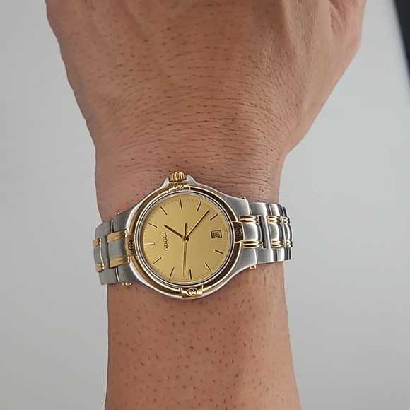 Authentic Gucci Watch 9040 M Mens Dial Quartz Two-Tone Link Date Watch - Picture 14 of 16